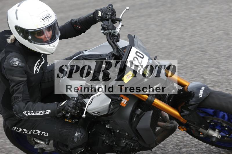 Archiv-2025/53 16.09.2025 Track Day Domi Aegerter ADR/Gruppe gelb/120